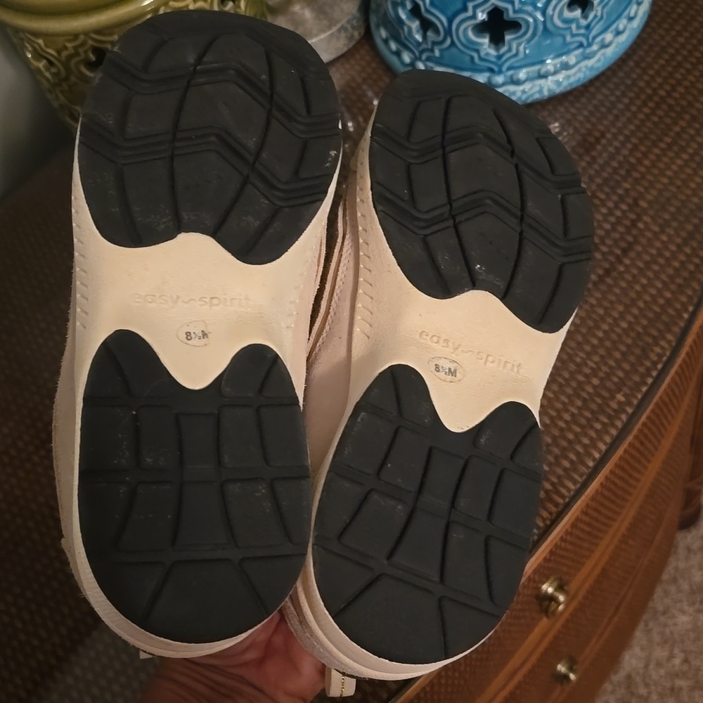 Easy Spirit Beige Suede Sneakers (#17) - Picture 6 of 8